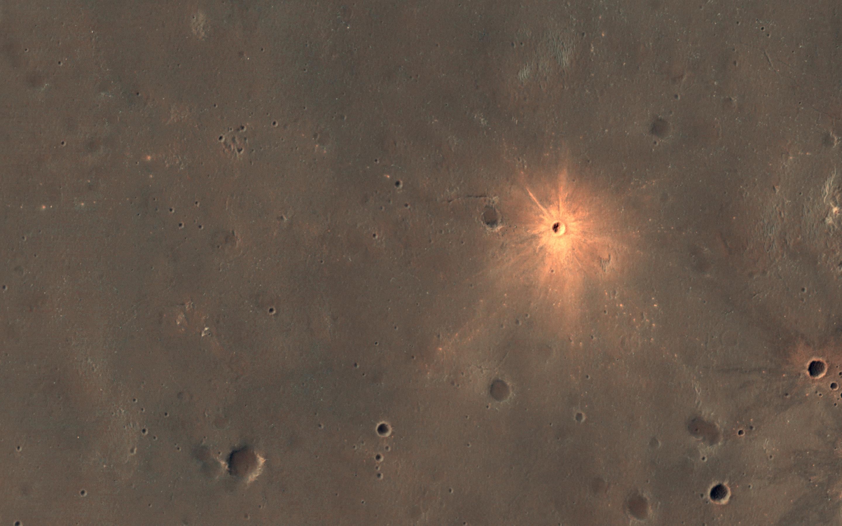 PIA24619: A New Impact Crater with Bright Ejecta